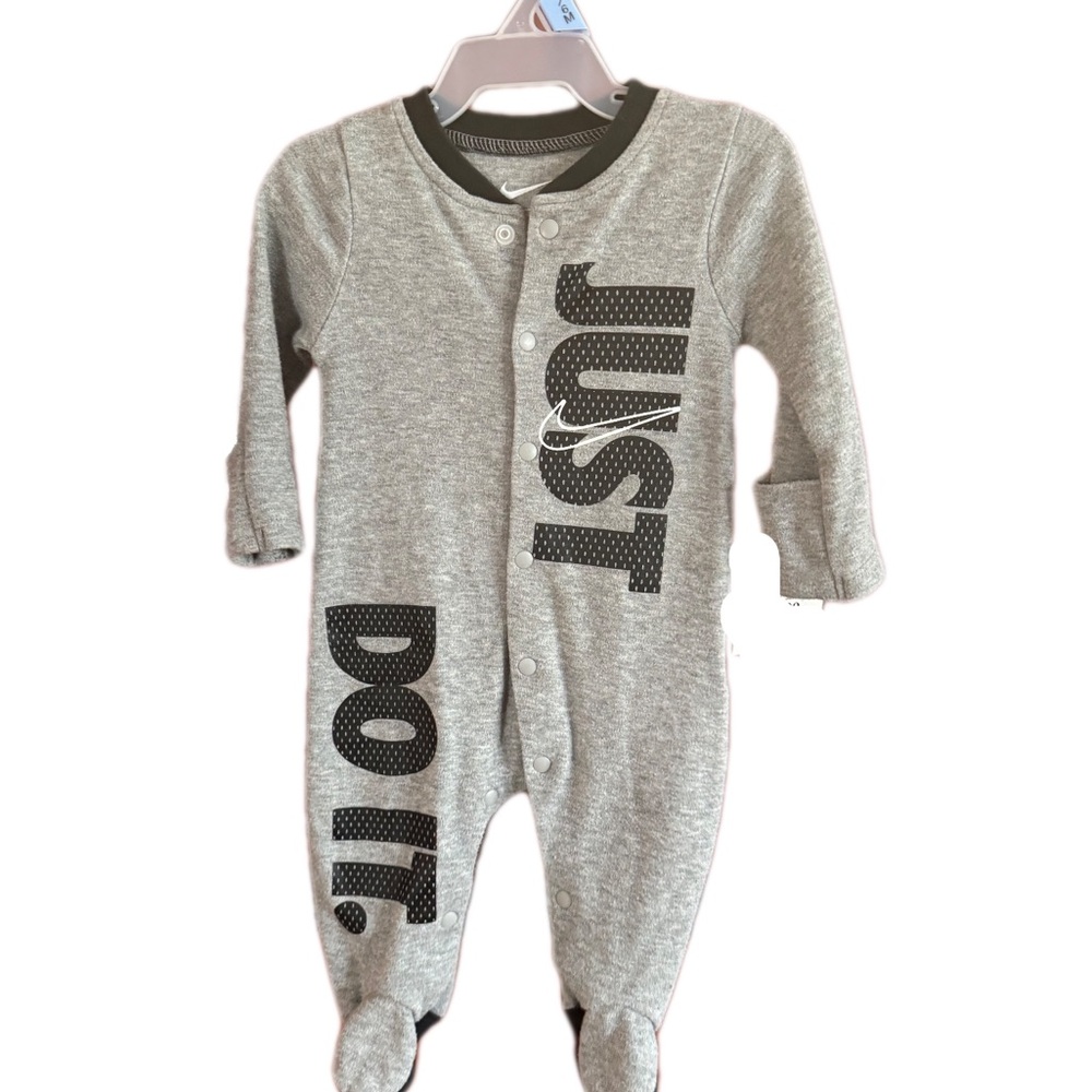 Nike Gray Kids One Piece Footed Sleeper NWT 3 months